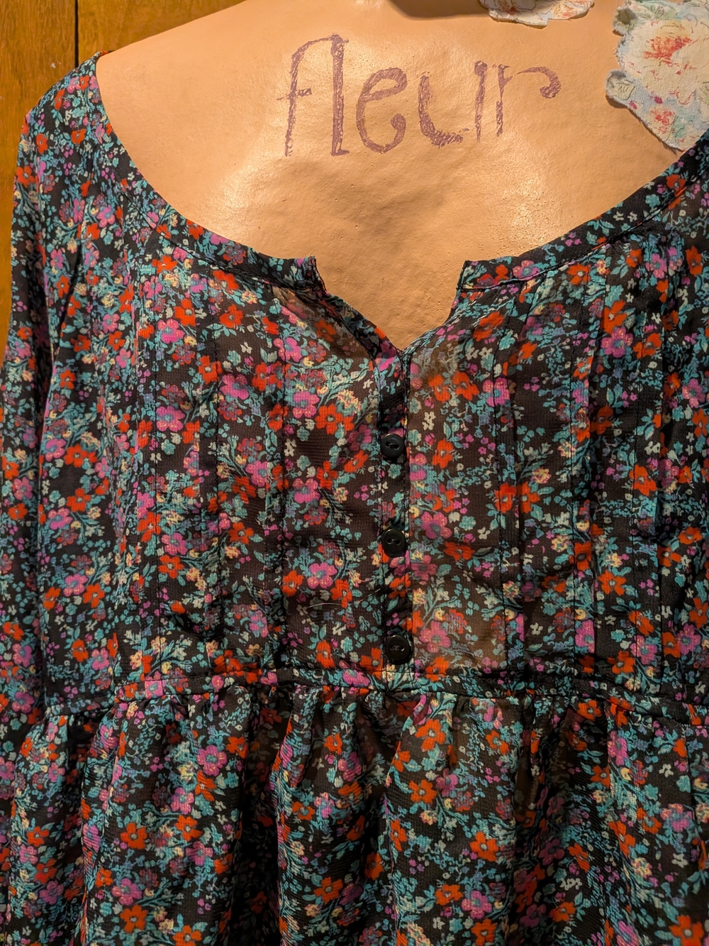 I'm in Love with Derek Heart Blouse Size Large NEW NWOT - Picture 2 of 4